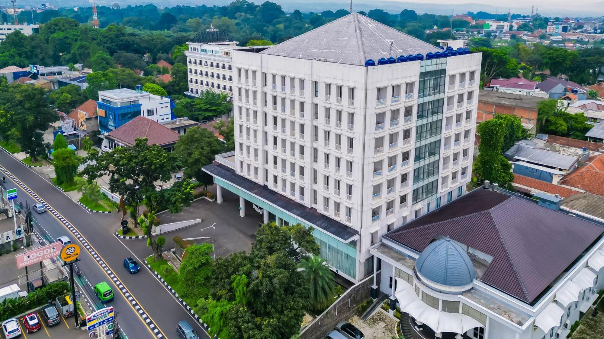 בוגור Royal Padjadjaran Hotel מראה חיצוני תמונה