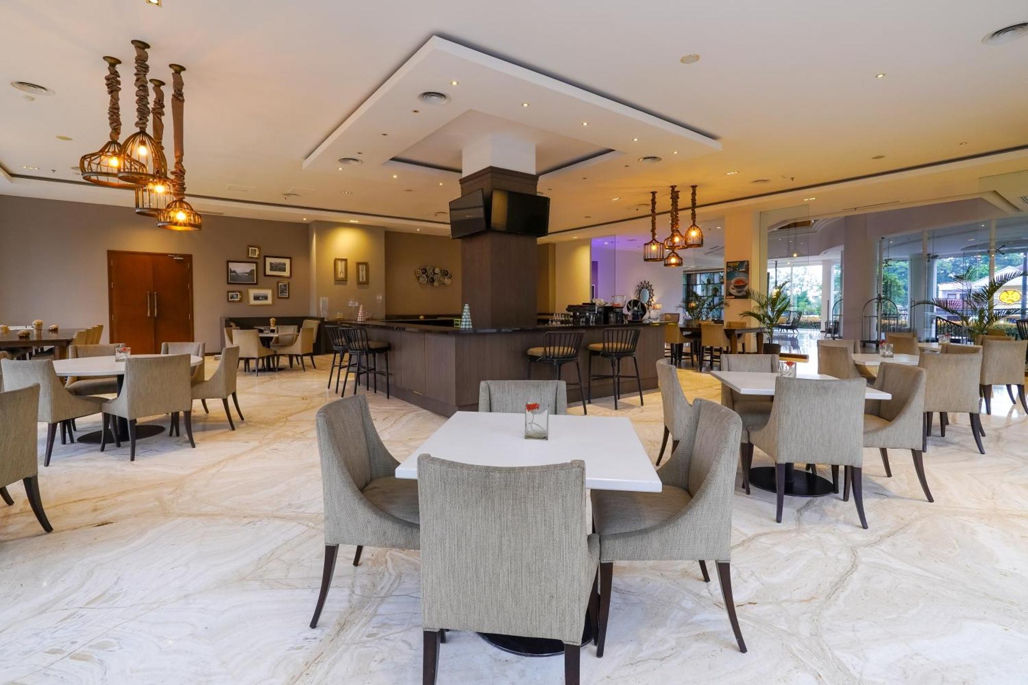 בוגור Royal Padjadjaran Hotel מראה חיצוני תמונה