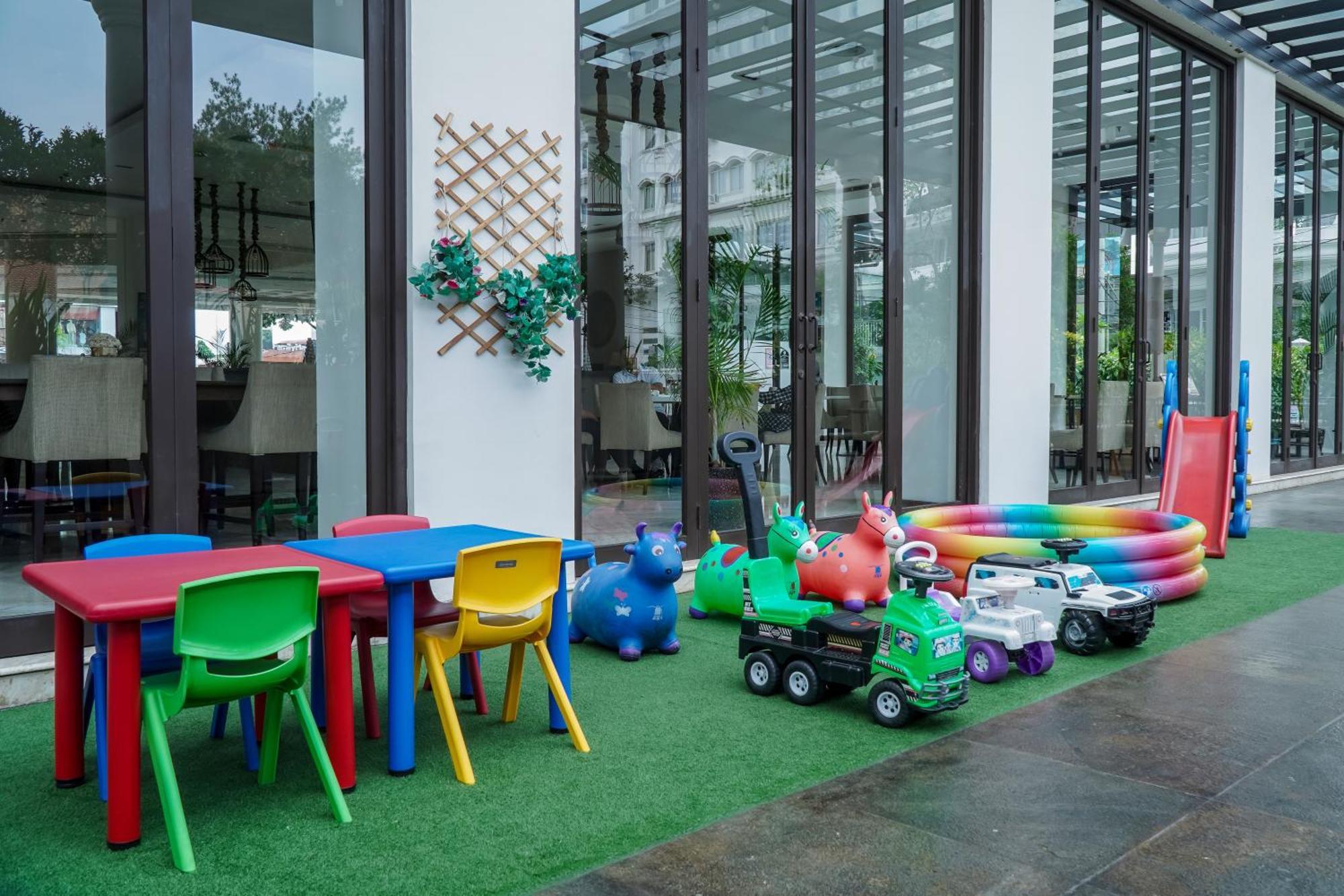 בוגור Royal Padjadjaran Hotel מראה חיצוני תמונה
