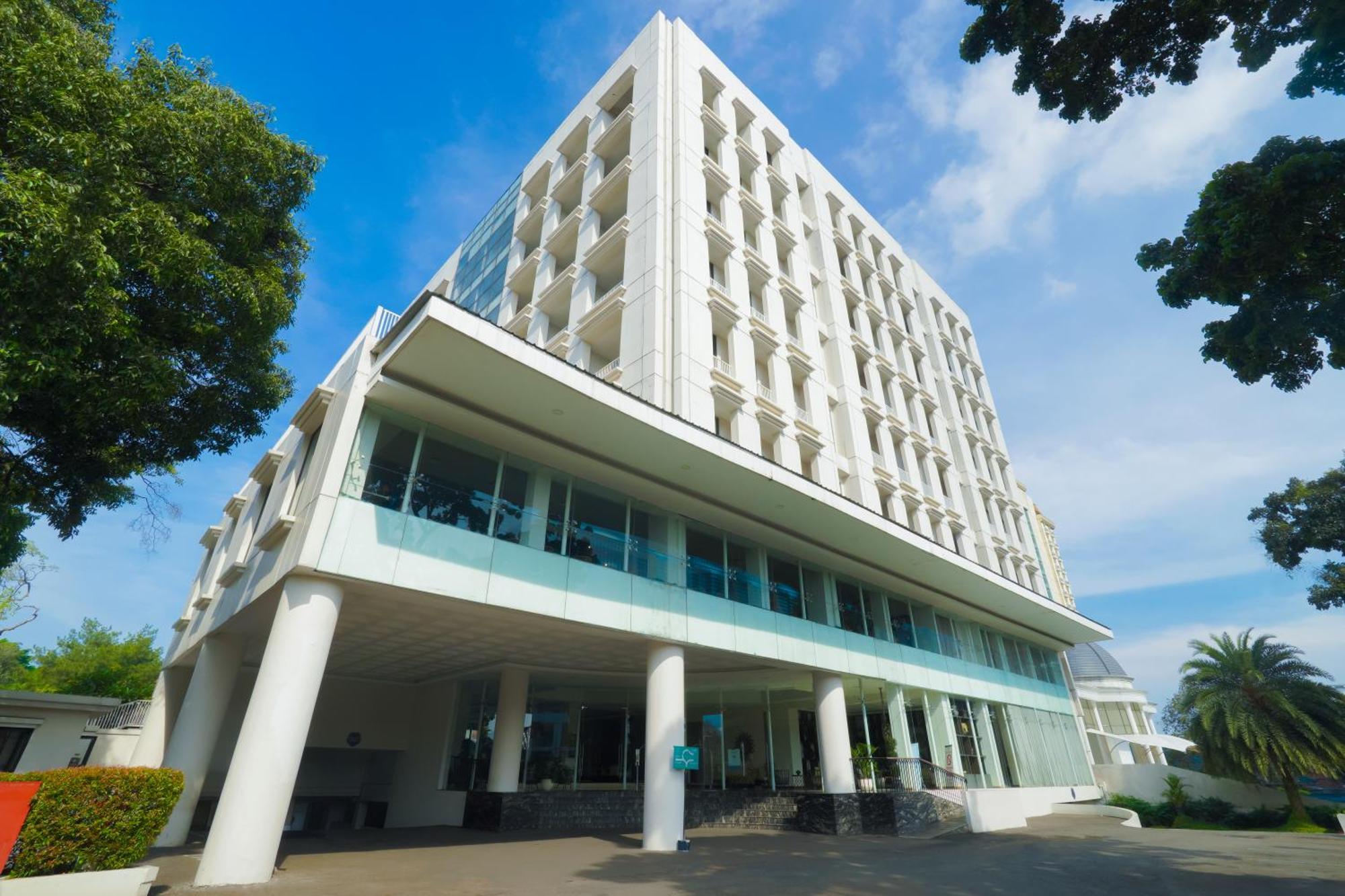 בוגור Royal Padjadjaran Hotel מראה חיצוני תמונה