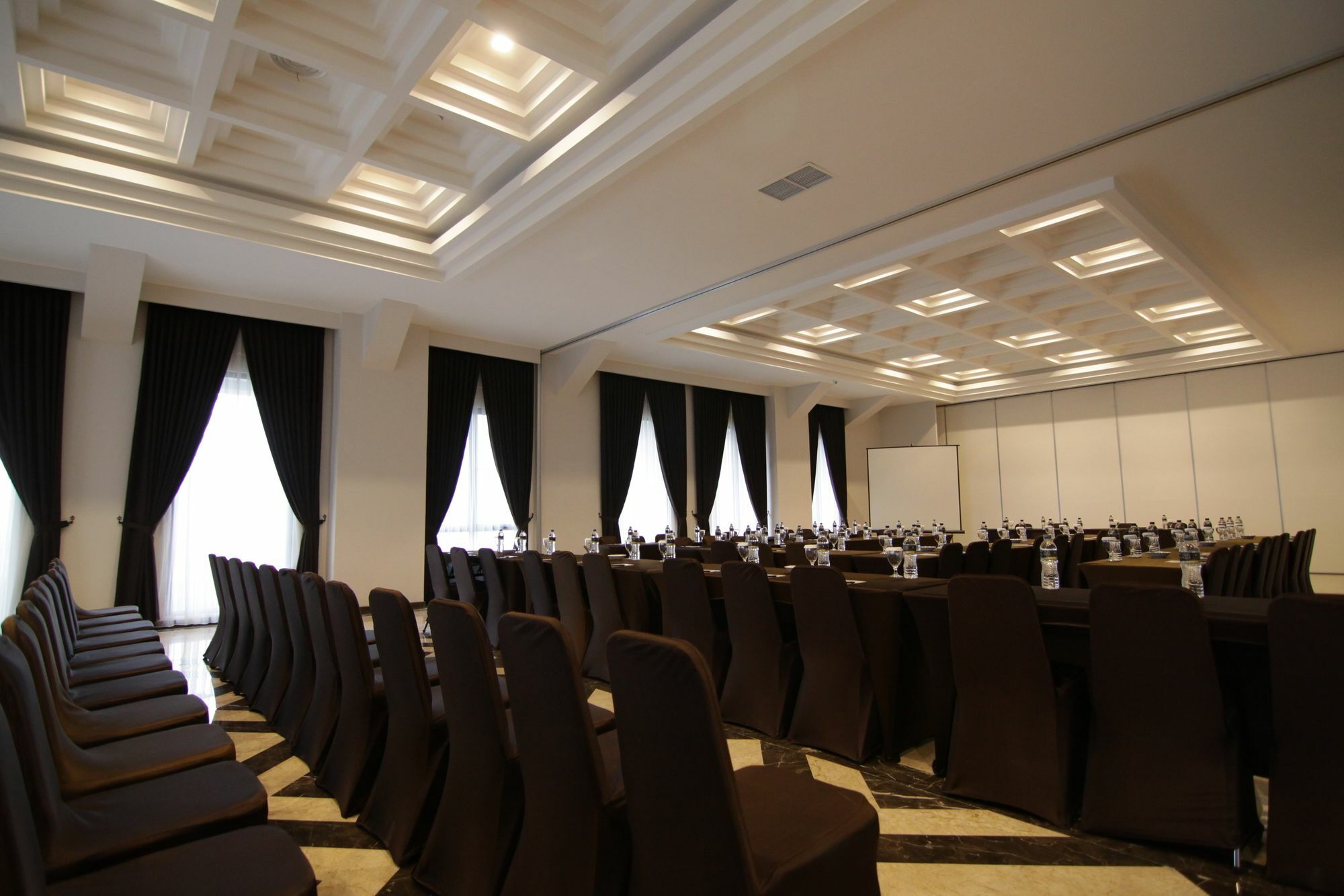 בוגור Royal Padjadjaran Hotel מראה חיצוני תמונה