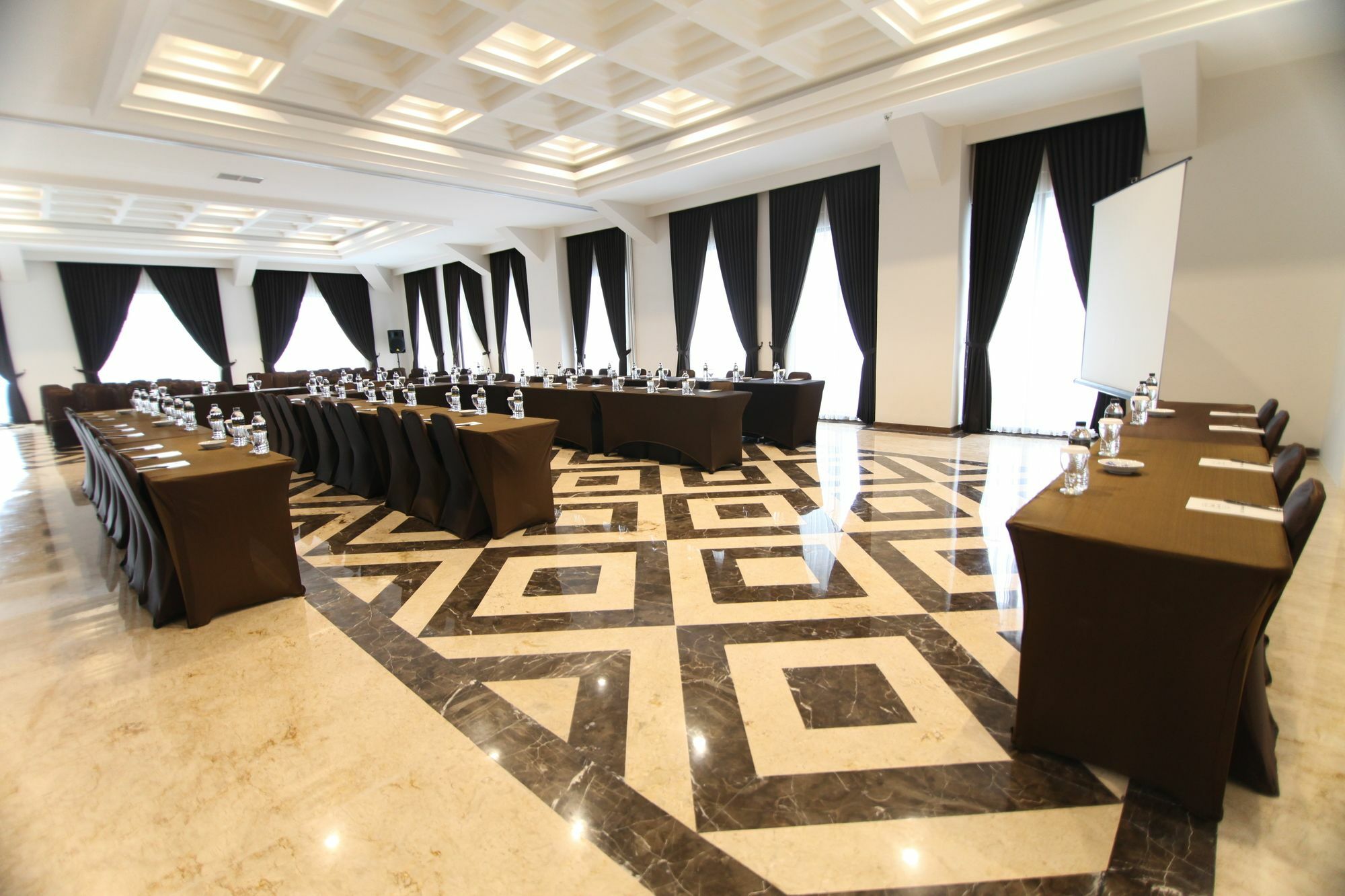 בוגור Royal Padjadjaran Hotel מראה חיצוני תמונה
