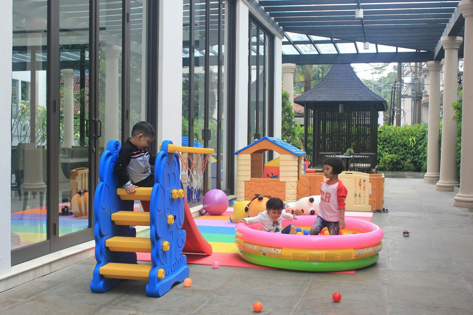 בוגור Royal Padjadjaran Hotel מראה חיצוני תמונה